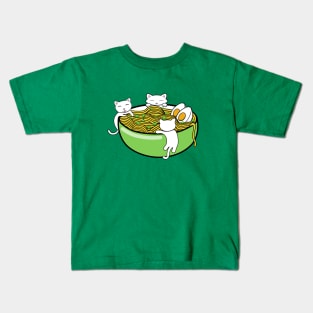 Tasty ramen noodle soup in a green bowl Kids T-Shirt